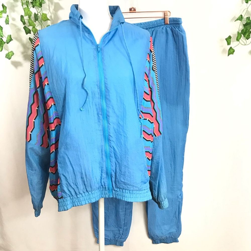 AVIAT SPORTIF Blue & Graphic TWO Piece Tracksuit - Picture 2 of 8